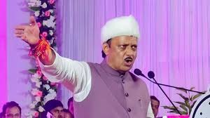 विपक्ष के आरोपों पर अजित पवार का जवाबी हमला, बोले- महाराष्ट्र में ही रहेंगे उद्योग