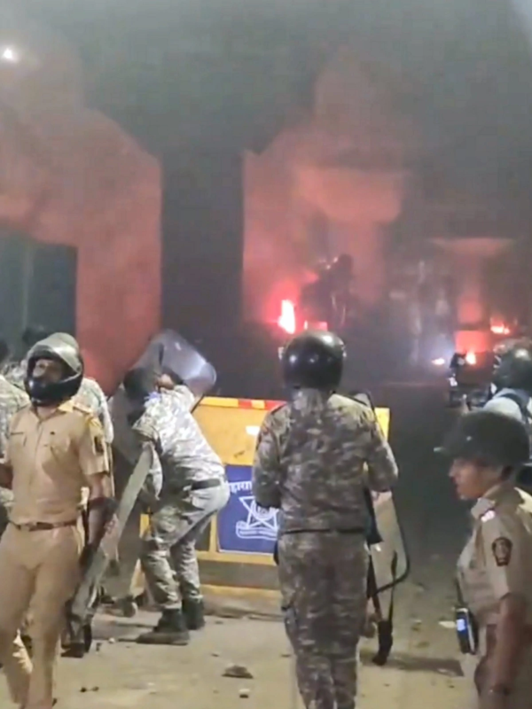 Nagpur Violence: महल के बाद हंसापुरी में भी हिंसा, नकाबपोश उपद्रवियों ने वाहनों में लगाई आग; आधे शहर में कर्फ्यू लागू