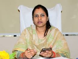 डीएम निधि वत्स की सख्त कार्रवाई से स्वास्थ्य विभाग में हलचल, डॉक्टर इफरा के खिलाफ CMO को दिए निर्देश