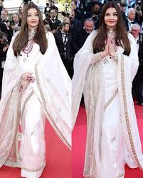 Cannes 2025: सिंदूर और सफेद बनारसी साड़ी में ऐश्वर्या राय ने मचाई धूम, यूजर्स बोले- ‘Cannes की OG क्वीन’