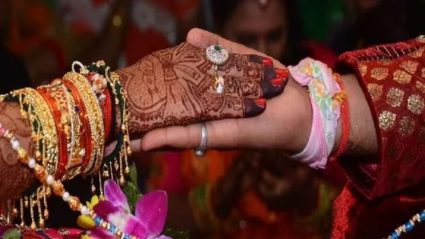 UP: शादी में पहुंची दूसरी पत्नी और बच्चा, दूल्हा मंडप से भागा, बारात में मचा हड़कंप