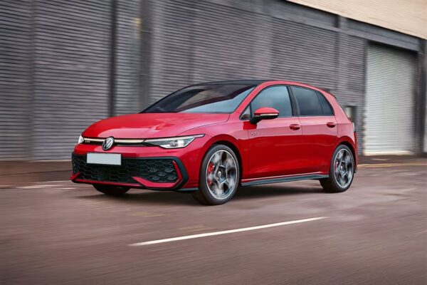 लॉन्च से पहले ही फुल बुक हुई Volkswagen Golf GTI, जानिए इसके 5 शानदार फीचर्स