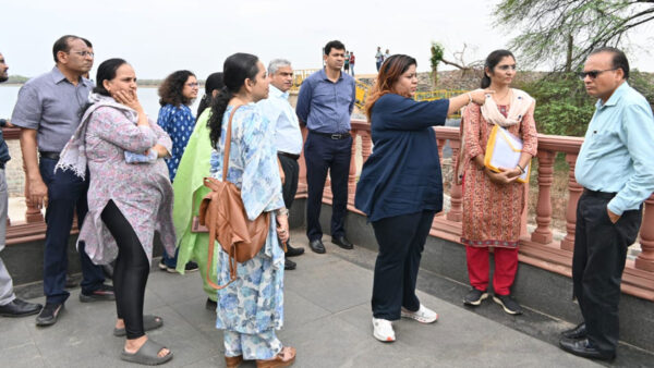 विभागीय आयुक्त विजयलक्ष्मी बिदरी ने किया अंबाझरी बांध का निरीक्षण, पांच जून तक कार्य पूर्ण करने के निर्देश