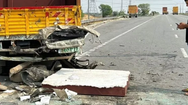 “KMP एक्सप्रेसवे पर दर्दनाक हादसा, तेज रफ्तार ट्रक ने एक शख्स को कुचला; मौके पर हुई मौत”