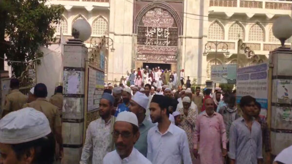 नागपुर: ईद उल अजहा का जश्न अमन और भाईचारे के साथ मनाया गया, पुलिस कमिश्नर ने दी मुबारकबाद