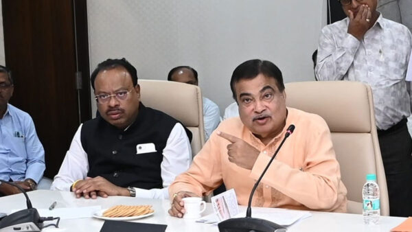“समय पर नालों की सफाई होती तो नहीं होता जलभराव”: नागपुर में पानी भराव पर केंद्रीय मंत्री नितिन गडकरी ने अधिकारियों को घेरा