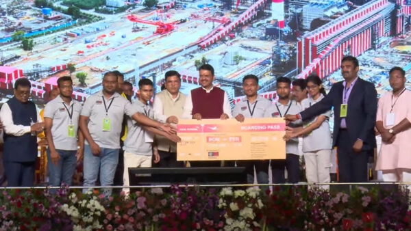 जन्मदिन पर गडचिरोली पहुंचे मुख्यमंत्री फडणवीस, कोनसारी स्टील प्लांट समेत कई परियोजनाओं का किया उद्घाटन
