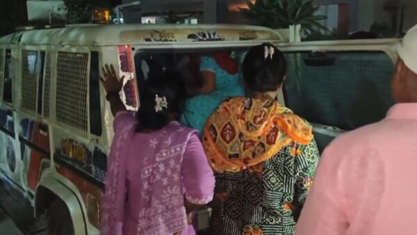 अकोला: हाईप्रोफाइल सेक्स रैकेट का भंडाफोड़, पुलिस छापेमारी में 5 महिलाएं और 5 पुरुष रंगेहाथ गिरफ्तार