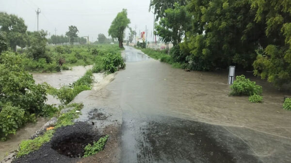 अमरावती में मूसलधार बारिश का कहर: कई तहसीलों में बाढ़ जैसे हालात, जनजीवन प्रभावित