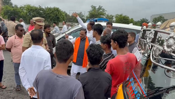 अमरावती में अवैध बांग्लादेशी घुसपैठियों के खिलाफ सांसद अनिल बोंडे आक्रामक