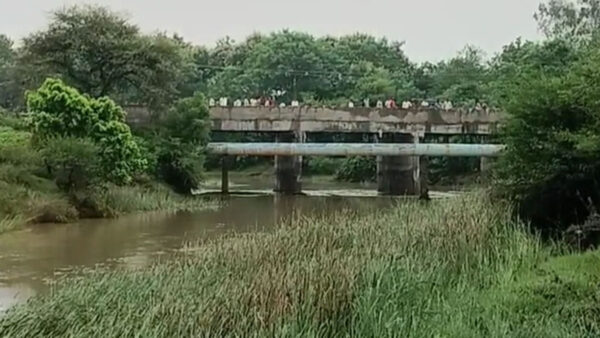 चंद्रपुर में भारी बारिश का कहर: दाताला में नाले में बहा युवक, तैरता मिला शव