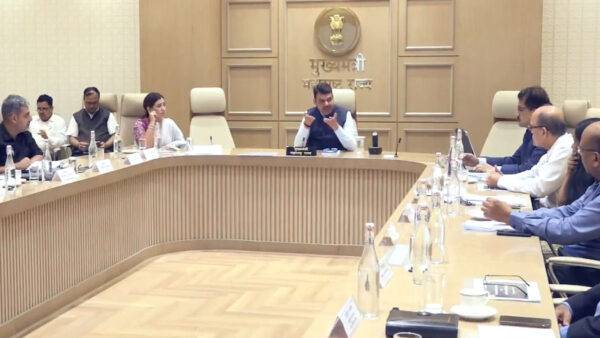 “राष्ट्रसंत तुकडोजी महाराज कैंसर अस्पताल का निर्माण शीघ्र पूर्ण करें” – मुख्यमंत्री फडणवीस ने अधिकारियों को दिए निर्देश