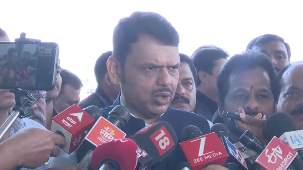 “मजबूती के साथ लड़ेंगे चुनाव, जहां गठबंधन संभव होगा, वहां करेंगे; नहीं तो चुनाव बाद करेंगे,” मुख्यमंत्री फडणवीस का बयान