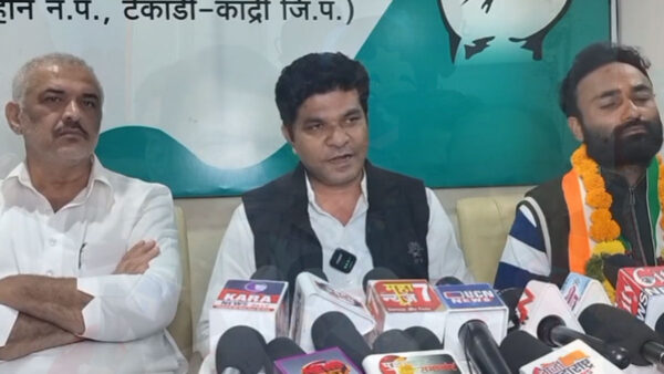 सांसद श्यामकुमार बर्वे का बिना नाम लिए राज्यमंत्री जायसवाल पर बड़ा आरोप, कहा—उम्मीदवारों को धमकी और लालच दिया जा रहा