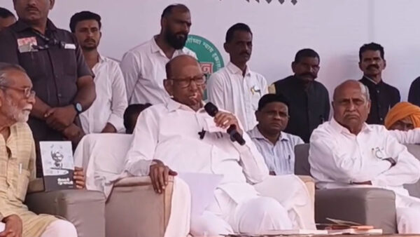 “अकोला: शरद पवार की मौजूदगी में किसान संवाद बैठक, पवार ने सरकार पर किसानों के प्रति गंभीर न होने का आरोप लगाया”