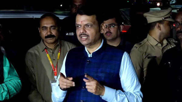 “पुणे ज़मीन घोटाले पर मुख्यमंत्री फडणवीस का कड़ा बयान, कहा- ‘गलती करने वाला चाहे जितना बड़ा हो, कार्रवाई होगी'”