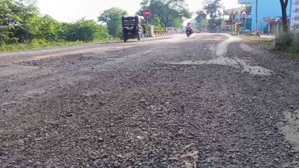 नागपुर: रामटेक में छह माह पहले बनी सड़क हुई जर्जर, मुरमुरा भट्टी से किट्स कॉलेज रोड तक गड्ढों से भरा रास्ता