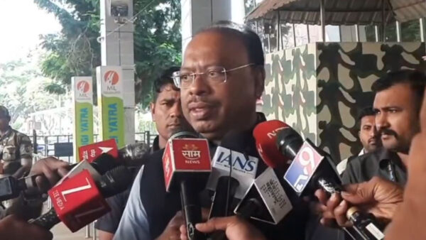 “चंद्रशेखर बावनकुले का पलटवार: ‘पडोले एक्सीडेंटल सांसद, सोच-समझकर बोलना चाहिए’ कांग्रेस सांसद की विवादित टिप्पणी पर प्रतिक्रिया”