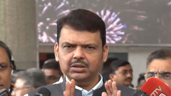 “तीन दिसंबर को होने वाली मतगणना पर बॉम्बे हाईकोर्ट की नागपुर खंडपीठ ने लगाई रोक, सीएम ने राज्य चुनाव आयोग के निर्णय पर उठाए सवाल”