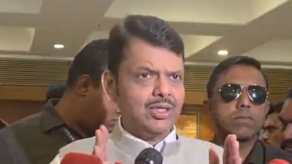 मुख्यमंत्री देवेंद्र फडणवीस ने चुनाव आयोग के निर्णय को बताया गलत, कहा- मतदान से ठीक पहले का फैसला है धक्का देने वाला