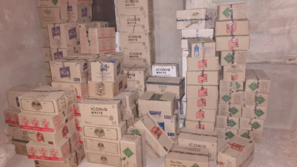 वर्धा: नगर परिषद चुनाव से पहले अवैध शराब फैक्ट्री का भंडाफोड़, 250 पेटी शराब जब्त, मुख्य आरोपी फरार